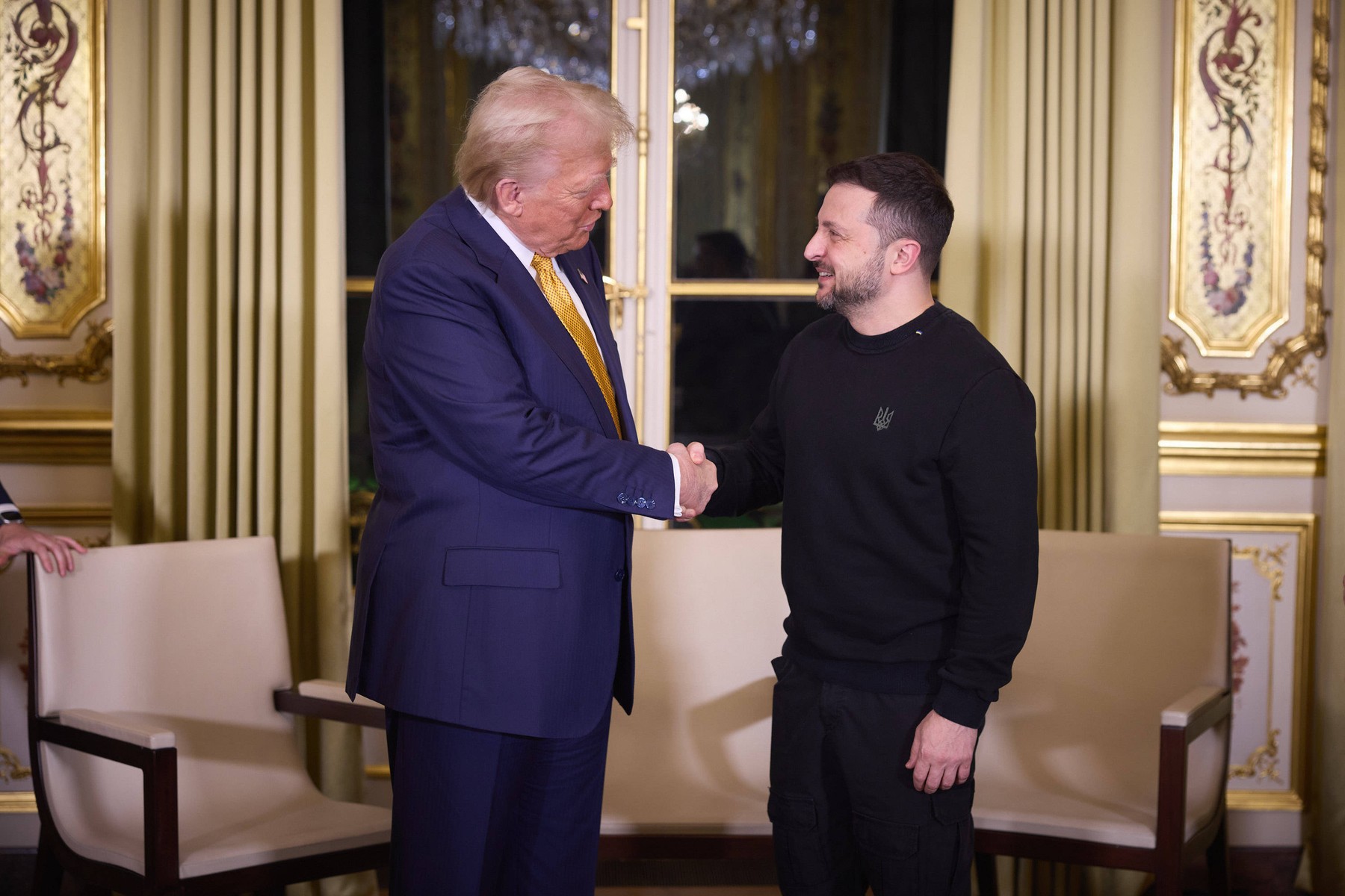 Crin Antonescu, mesaj despre campania pentru turul 2 al alegerilor prezidențiale: „Războiul celor două secte. Petrov contra Georgescu”. Cum l-a numit pe Nicușor Dan Crin Antonescu, mesaj despre campania pentru turul 2 al alegerilor prezidențiale: „Războiul celor două secte. Petrov contra Georgescu”. Cum l-a numit pe Nicușor Dan
